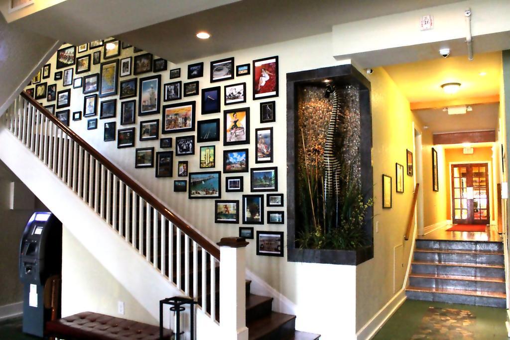 Hollander Hotel - Downtown St. Petersburg Bagian luar foto